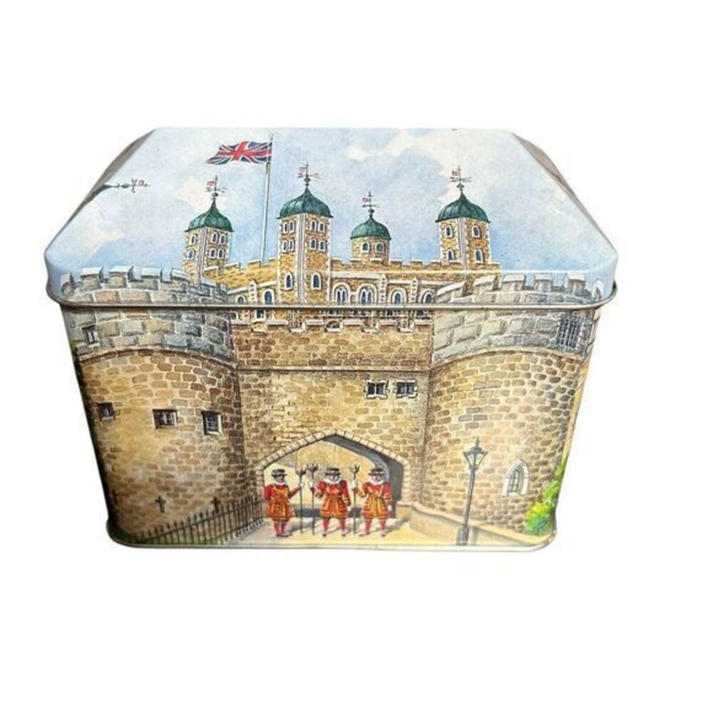 Vintage Bentley's Tower of London Tin Container Beefeaters - Collectible Decor